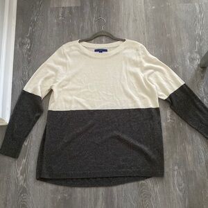 Women’s Apt. 9 Shimmer Two Tone Lightweight Sweater. Size XL